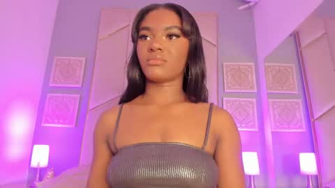 SophiaSmiths online show from February 1, 2025, 4:00 pm