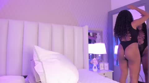 Snapshot of sophiasmiths_ chatting on July 14, 2026, 2:05 am SophiaSmiths online show from July 14, 2026, 2:05 am