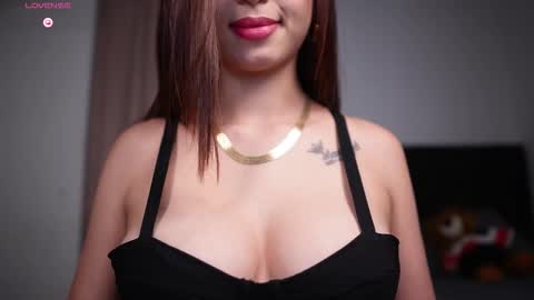 Snapshot of sophiaxv chatting on November 5, 2025, 1:49 am Sophy online show from November 5, 2025, 1:49 am