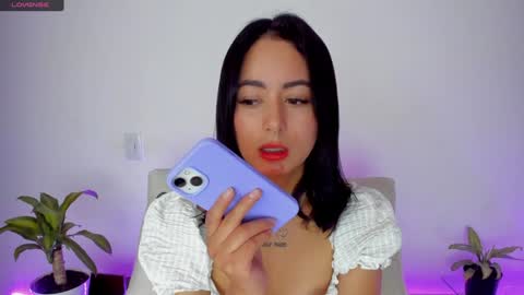 Snapshot of sophie_001 chatting on December 2, 2024, 11:29 pm  Sophie  online show from December 2, 2024, 11:29 pm