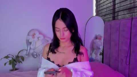  Sophie  online show from December 18, 2025, 9:32 pm