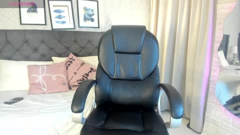 Snapshot of sophie__blare chatting on May 14, 2026, 7:20 pm sophie__blare online show from May 14, 2026, 7:20 pm