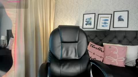 Snapshot of sophie__blare chatting on May 25, 2026, 7:20 pm sophie__blare online show from May 25, 2026, 7:20 pm
