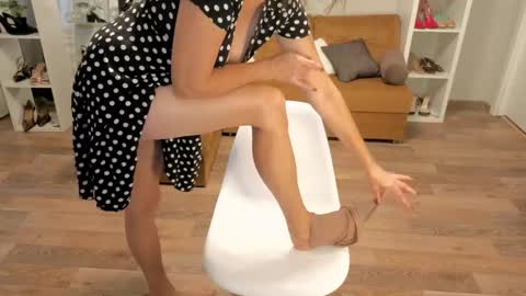 Sophie online show from November 7, 2025, 11:54 am