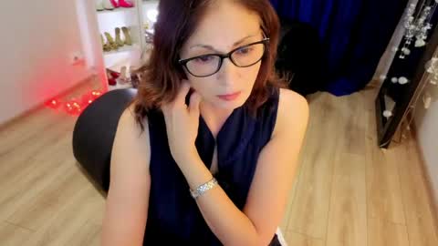 Sophie online show from April 13, 2026, 11:59 am