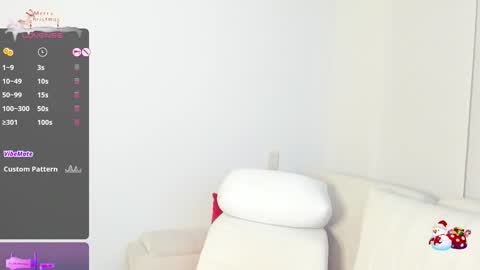 Snapshot of sophie_evanss_ chatting on December 29, 2024, 11:08 pm online show from December 29, 2024, 11:08 pm