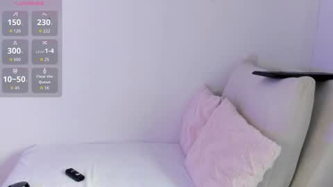 Snapshot of sophie_evanss_ chatting on November 2, 2025, 7:16 pm online show from November 2, 2025, 7:16 pm