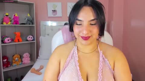 Snapshot of sophie_grays chatting on April 27, 2026, 3:32 pm S O P H I E online show from April 27, 2026, 3:32 pm