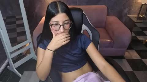 sophie_jones_b online show from May 14, 2026, 2:46 pm