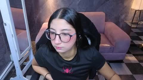 sophie_jones_b online show from May 21, 2026, 12:45 pm