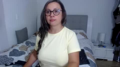 Snapshot of sophie_lopez1 chatting on February 18, 2026, 2:07 am Sofa online show from February 18, 2026, 2:07 am