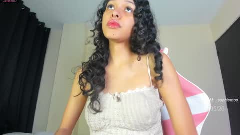 Snapshot of sophie_moo chatting on May 14, 2026, 12:56 pm Sophie online show from May 14, 2026, 12:56 pm