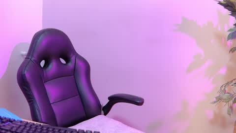 Sophi online show from February 19, 2026, 12:45 pm