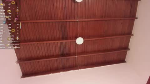 sophie_smith19 online show from April 8, 2026, 1:22 pm