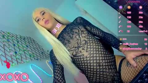 Snapshot of sophie_vall chatting on September 10, 2025, 5:18 am sophie_vall online show from September 10, 2025, 5:18 am