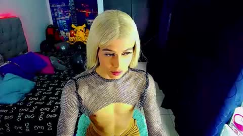 Snapshot of sophie_vall chatting on November 8, 2025, 7:01 pm sophie_vall online show from November 8, 2025, 7:01 pm