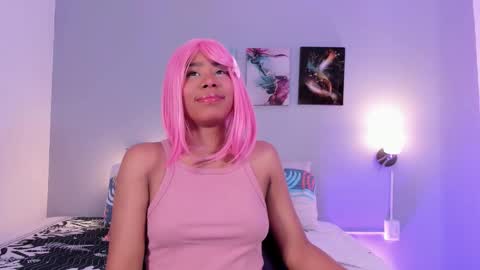 sophie_w1 online show from November 10, 2025, 12:15 pm