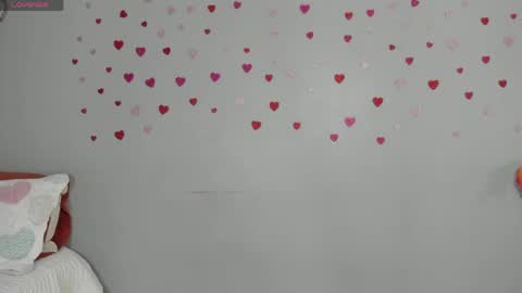 sophie_w1 online show from May 11, 2026, 12:22 pm