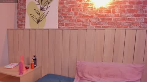 Sophie online show from December 6, 2024, 3:22 pm