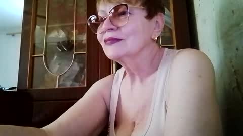 Snapshot of sophieburnsx chatting on May 27, 2026, 10:45 am SophieBurnsX online show from May 27, 2026, 10:45 am