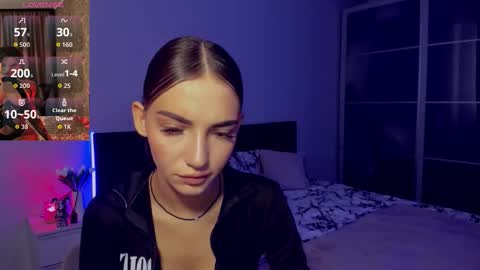 Sophie online show from October 4, 2025, 11:30 am