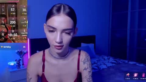 Sophie online show from October 24, 2025, 9:17 am