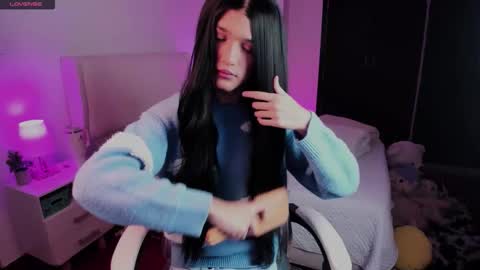 Snapshot of sophiecornett chatting on November 18, 2025, 8:30 am online show from November 18, 2025, 8:30 am