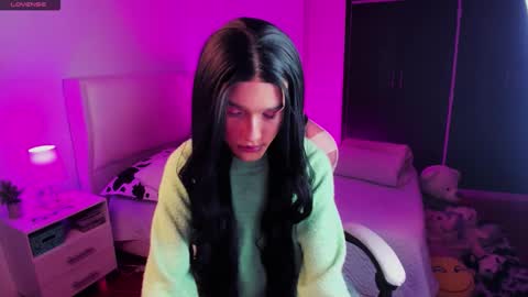 Snapshot of sophiecornett chatting on November 25, 2025, 8:25 am online show from November 25, 2025, 8:25 am