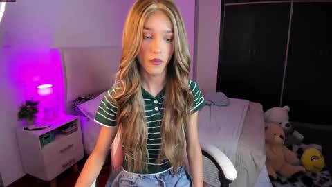 Snapshot of sophiecornett chatting on January 8, 2026, 9:44 am online show from January 8, 2026, 9:44 am