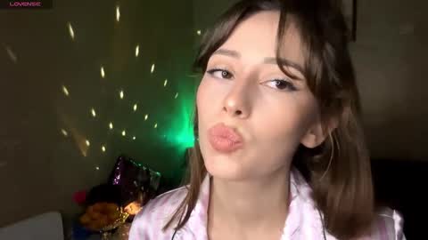 Mira online show from November 29, 2025, 9:07 pm