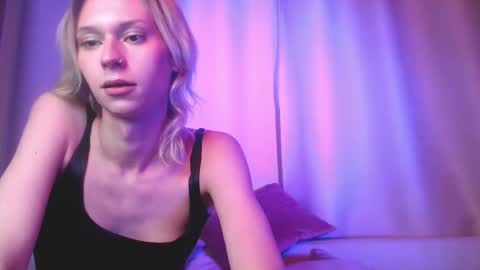 sophiediamond_x online show from October 9, 2025, 6:17 pm