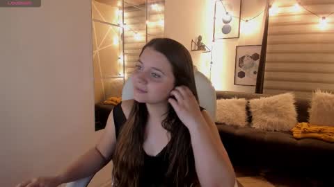 Sophie  online show from October 15, 2025, 2:33 am