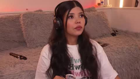 Sophiee  online show from January 12, 2026, 4:39 am