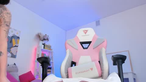 Sophie  online show from December 25, 2024, 7:24 am