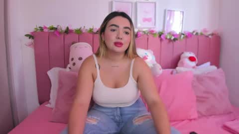 sophiee rosee online show from April 4, 2026, 8:17 pm