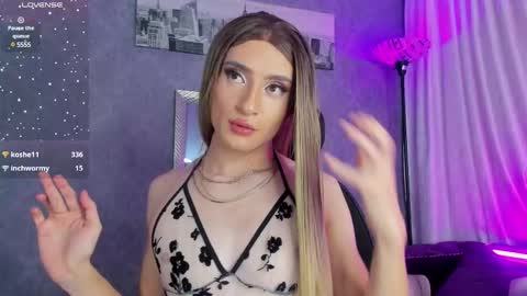 Sophie online show from March 8, 2025, 8:03 pm