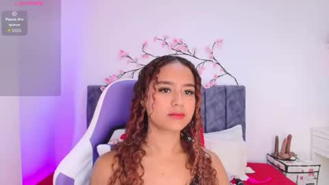 Snapshot of sophiee_velvet chatting on June 23, 2026, 6:06 pm online show from June 23, 2026, 6:06 pm