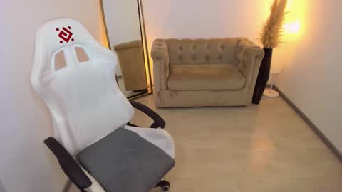 Sophie online show from September 21, 2025, 11:12 am