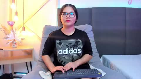 sophieharris__ online show from February 22, 2025, 2:50 am