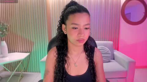 Sophie Houston online show from October 7, 2025, 4:20 am