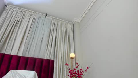 Sophie Johns online show from November 28, 2025, 6:32 pm