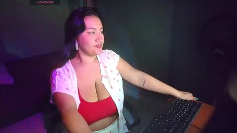 sophiejuicy_ online show from October 26, 2025, 3:45 am