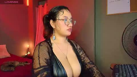 sophiejuicy_ online show from December 21, 2025, 6:42 am