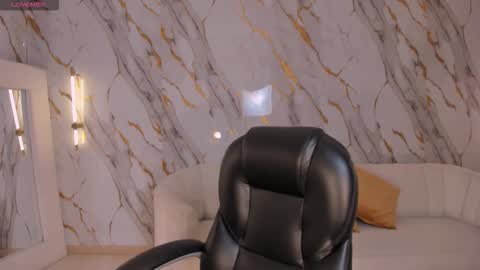 Sophie online show from March 22, 2026, 4:05 am