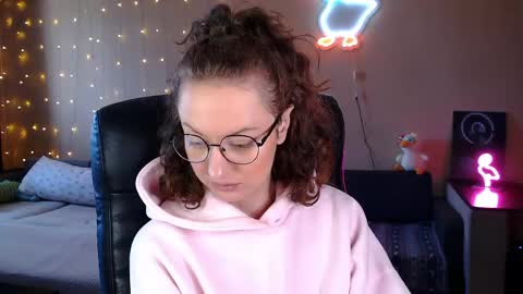 sophieleroux online show from April 27, 2026, 11:52 am