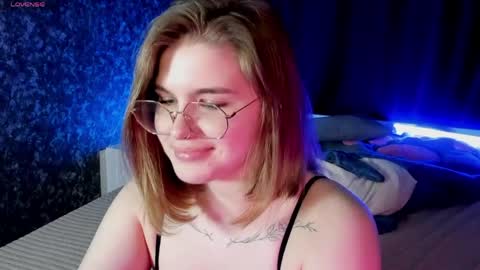 Snapshot of sophiemure chatting on April 16, 2026, 9:39 pm Sophie online show from April 16, 2026, 9:39 pm