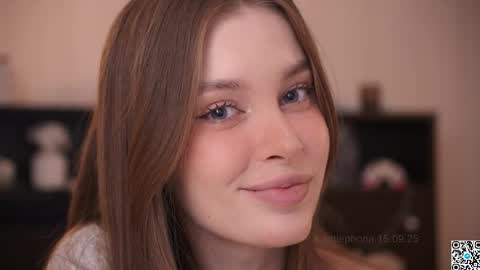 Snapshot of sophiephoria chatting on September 15, 2025, 6:19 pm Sophie Next stream 3 online show from September 15, 2025, 6:19 pm