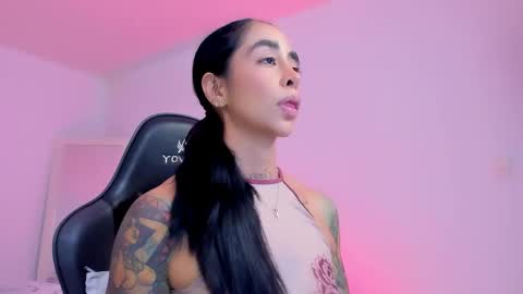 Snapshot of sophierooy chatting on May 18, 2026, 11:43 pm sophierooy online show from May 18, 2026, 11:43 pm