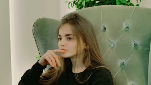 Sophie and my bestie Mandy    online show from December 1, 2024, 4:29 pm