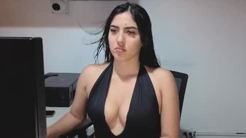 Sophiee online show from April 12, 2026, 10:15 pm